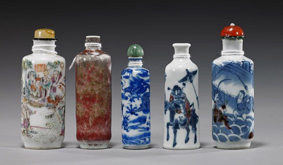 Group of 5 Antique Porcelain Snuff Bottles: Group of 5 Antique Porcelain Snuff Bottles Group of five antique Chinese porcelain snuff bottles: in underglaze blue and copper red with figural motifs and dragons; and a Famille Rose with many figure