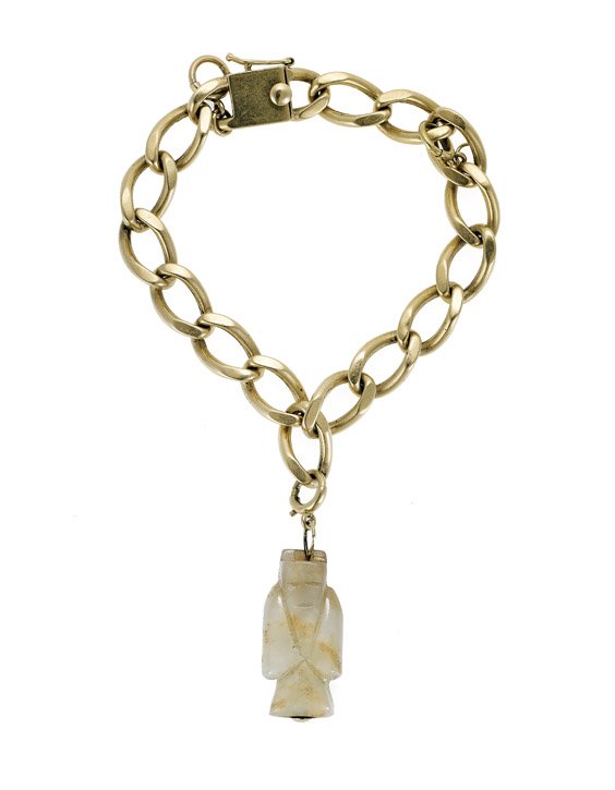 YELLOW GOLD BRACELET WITH JADE BEAD: YELLOW GOLD BRACELET WITH JADE BEAD 14K yellow gold charm bracelet; comprised a large link curb chain; pending a possibly early Chinese jade bead of figural form (probably Han Dynasty); the gold brace