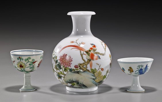 Group of 3 Chinese Porcelains: Cups & Vase: Group of 3 Chinese Porcelains: Cups & Vase Group of three Chinese porcelains: Qianlong-style semi-"egg shell" vase, of bottle form with birds and flowers, calligraphy to verso, seal marks; together wi