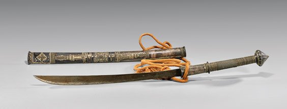 ANTIQUE INDONESIAN SWORD: 印尼長劍 ANTIQUE INDONESIAN SWORD (DAH) Antique Indonesian sword (Dah); the silver sheath with ornate filigree designs; the silver mounted handle with wire designs and with a p