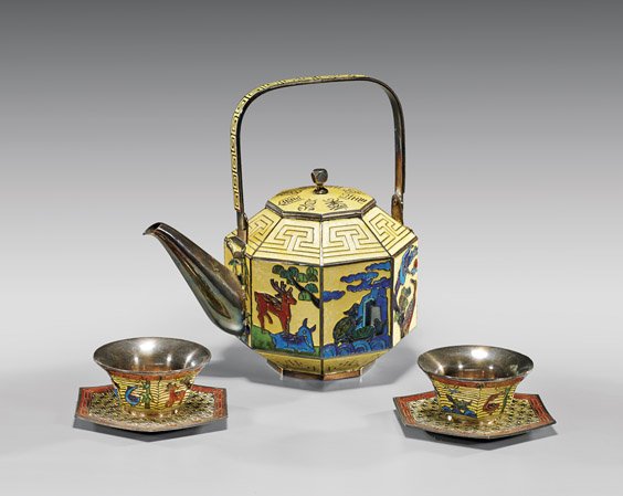 KOREAN ENAMELED STERLING SILVER TEA SET: 韓國茶具組 KOREAN ENAMELED STERLING SILVER TEA SETKorean enameled sterling silver tea set, including: covered teapot of octagonal form, each panel with alternating animal