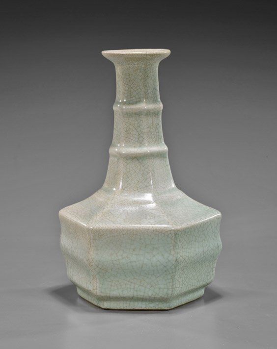 Antique Chinese Crackle Glaze Porcelain Vase