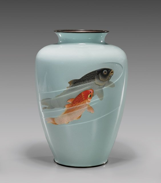 JAPANESE CLOISONNÉ VASE: Koi: 日式琺瑯魚紋瓶 JAPANESE CLOISONNÉ VASE: KoiJapanese cloisonné enamel vase; of fine tapered form, with design of three swimming koi fish in light enameled re