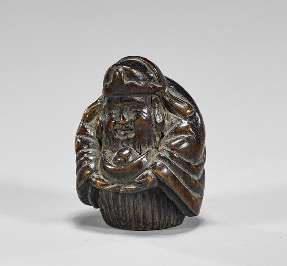Antique Carved Wood Netsuke: Figure (1 of 1)