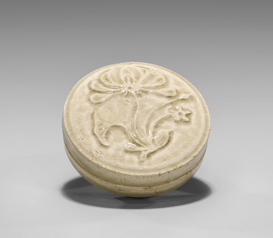 FIVE DYNASTIES GLAZED STONEWARE BOX (1 of 2)