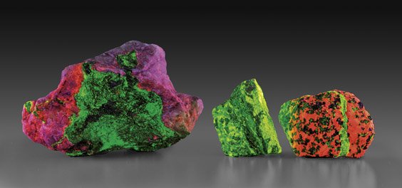 TRIO OF FLUORESCING CABINET SPECIMENS (1 of 1)