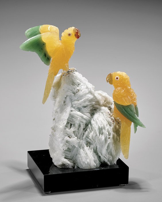 CALCITE AND AVENTURINE PARROT PAIR CARVING ON ALBITE (1 of 1)