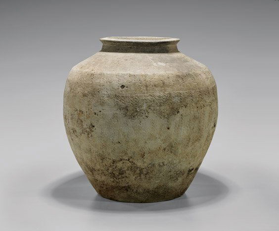 LARGE CHINESE ARCHAIC POTTERY JAR (1 of 2)