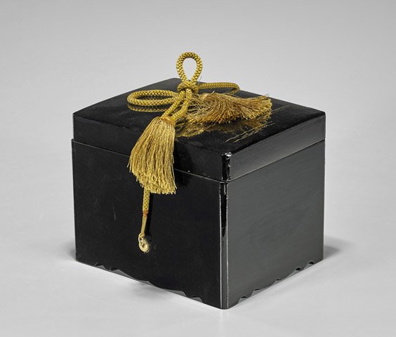 Old Japanese Lacquer Box (1 of 1)