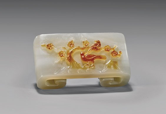 CARVED CAMEO AGATE BRUSHREST (1 of 2)