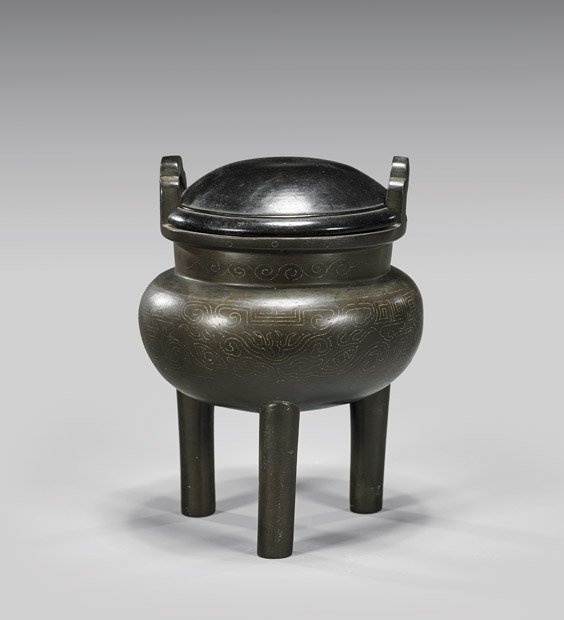 ANTIQUE BRONZE TRIPOD CENSER (1 of 2)