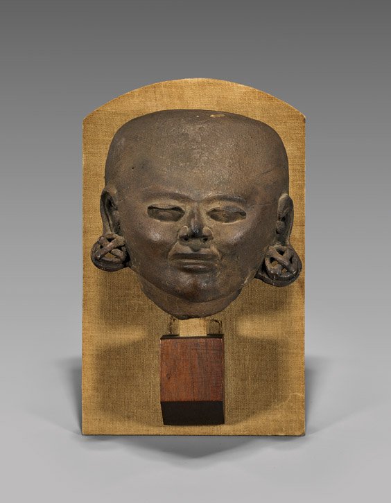 LARGE PRE-COLUMBIAN VERACRUZ POTTERY HEAD (1 of 1)