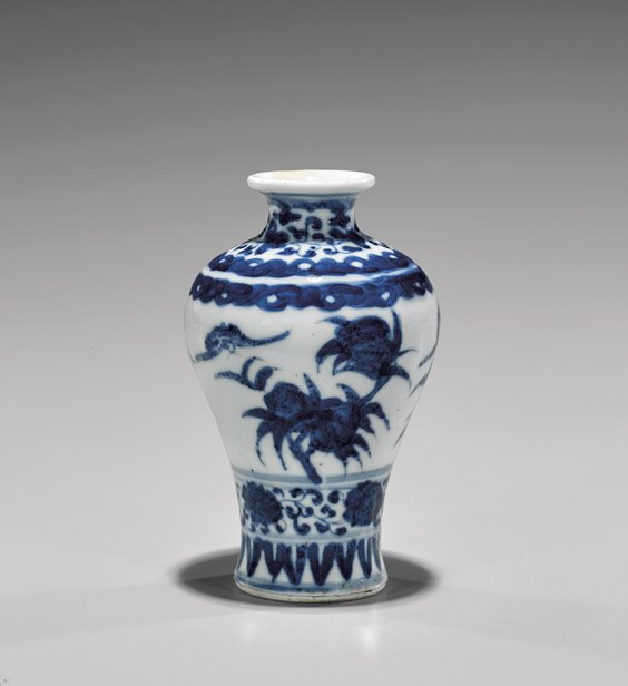 MINIATURE QIANLONG-STYLE BLUE & WHITE VASE (1 of 3)