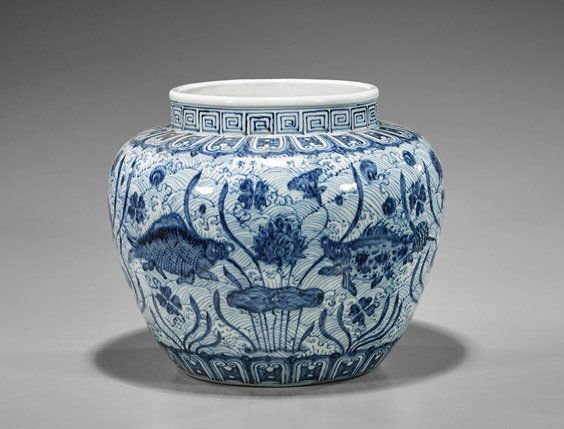 Large Early Ming-Style Blue & White Jar (1 of 3)