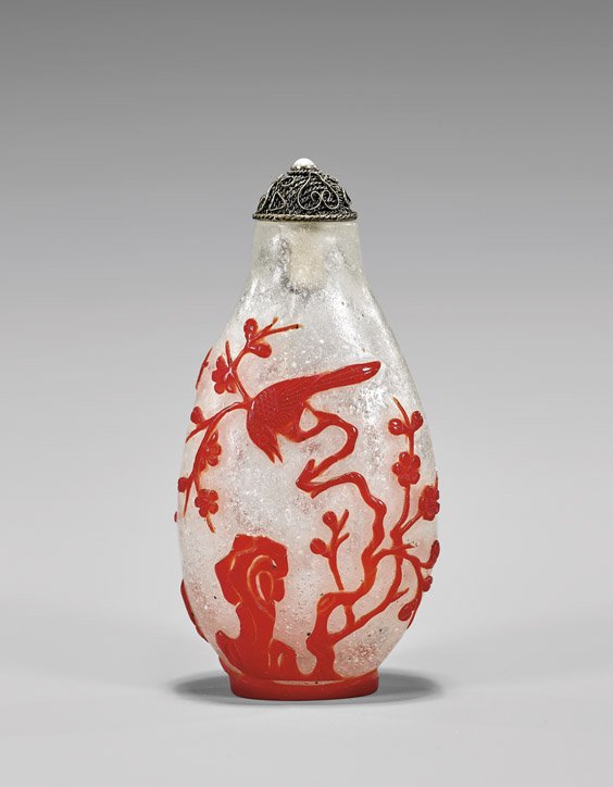 ANTIQUE RED OVERLAY GLASS SNUFF BOTTLE (1 of 2)