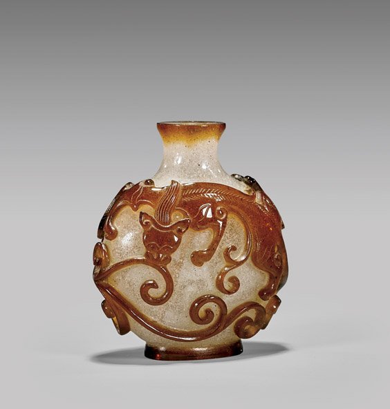 ANTIQUE OVERLAY GLASS SNUFF BOTTLE (1 of 2)