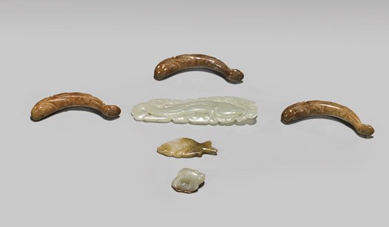 SIX ANTIQUE CARVED JADE FISH TOGGLES (1 of 1)
