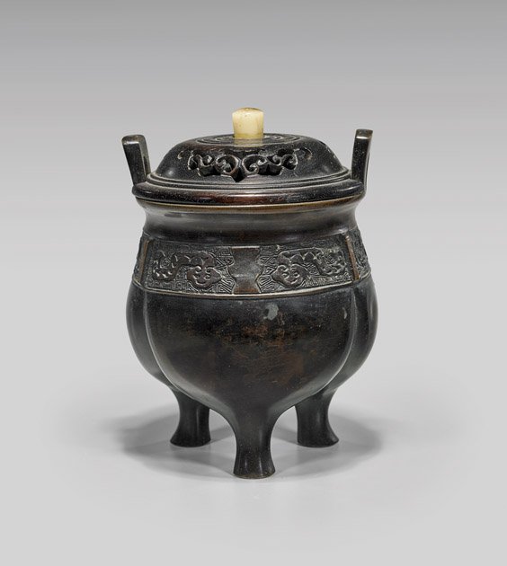 ANTIQUE ZHOU-STYLE BRONZE CENSER (1 of 2)