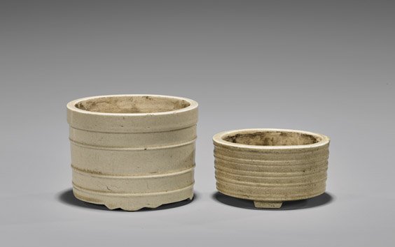 TWO ANTIQUE PORCELAIN CENSERS (1 of 2)