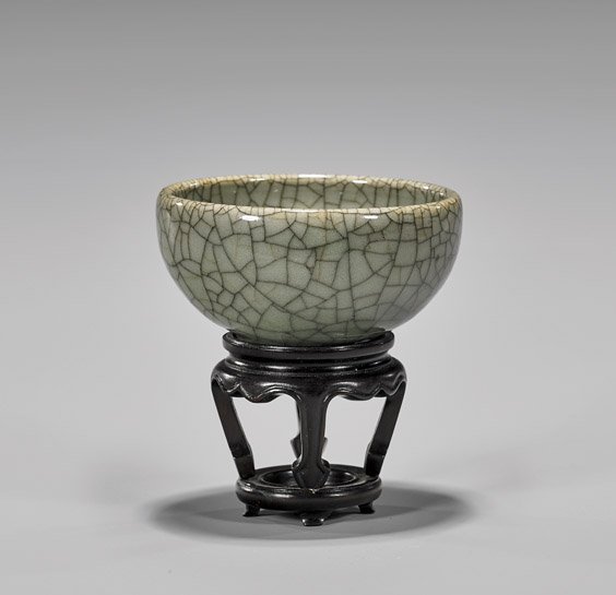 SONG DYNASTY CRACKLE-GLAZED BOWL (1 of 3)