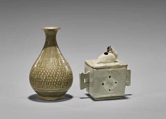 KOREAN CHOSON SLIP-INLAID VASE & INCENSE BOX (1 of 2)