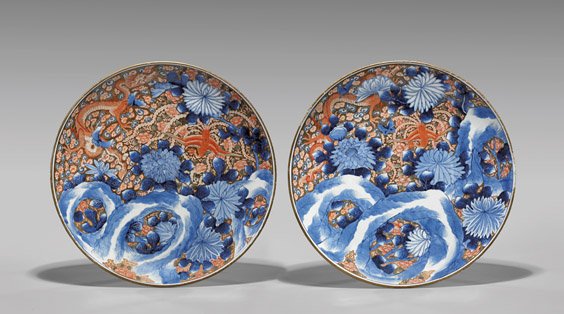 PAIR LARGE ANTIQUE IMARI CHARGERS (1 of 2)
