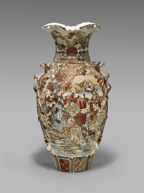 LARGE ANTIQUE SATSUMA VASE (1 of 4)