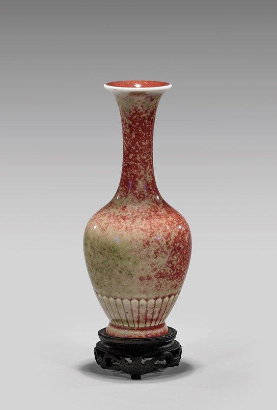 KANGXI PERIOD 'PEACHBLOOM' PORCELAIN VASE (1 of 3)