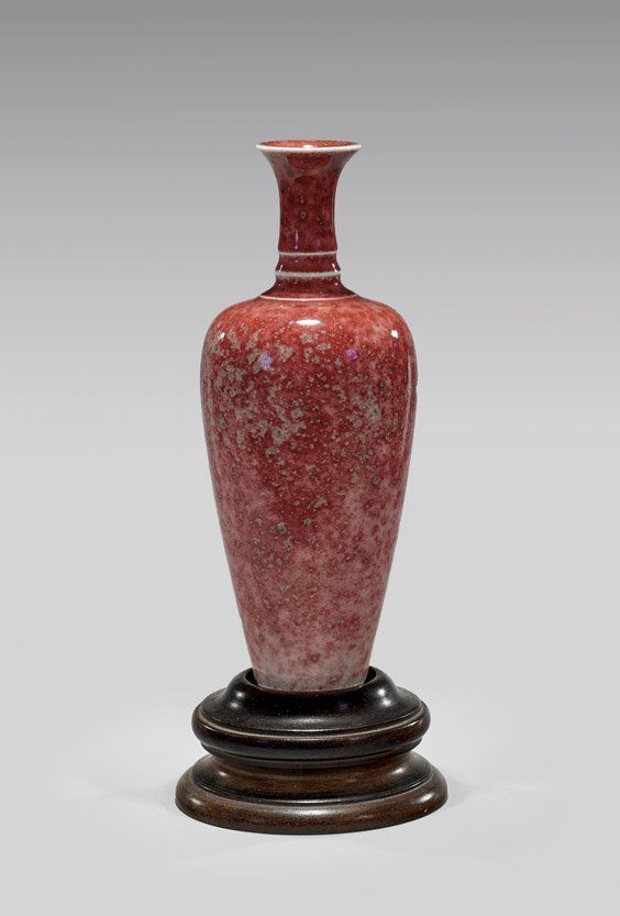 KANGXI PERIOD 'PEACHBLOOM' PORCELAIN VASE (1 of 3)