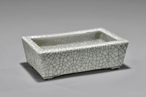 ANTIQUE CRACKLE-GLAZED PORCELAIN PLANTER TRAY (1 of 3)