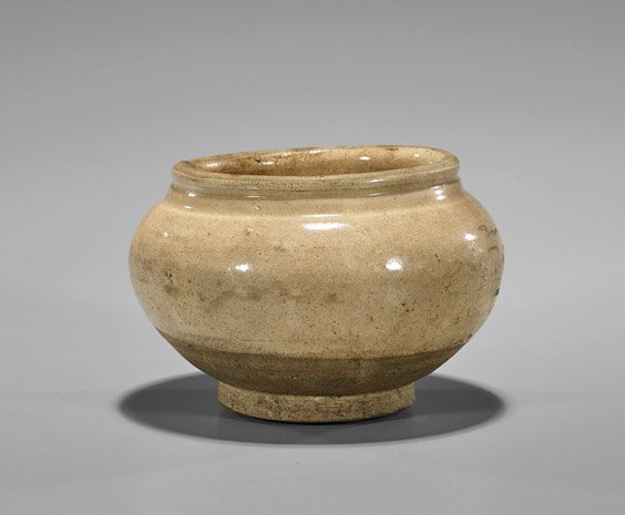 Early Tang Dynasty Crème Buff Jarlet (1 of 2)