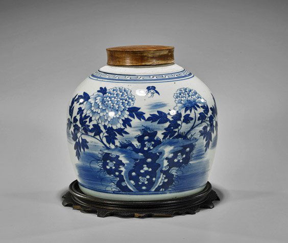 Antique Chinese Blue & White Porcelain Jar (1 of 1)