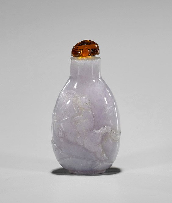 Old Ladies' Sized Jadeite Snuff Bottle (1 of 2)