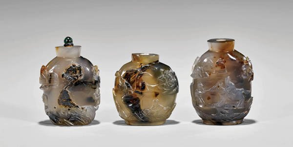 THREE ANTIQUE CHALCEDONY SNUFF BOTTLES (1 of 3)