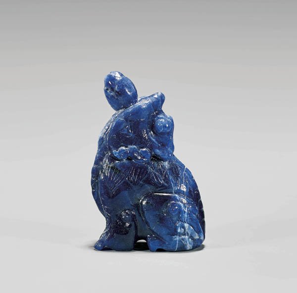 ANTIQUE CARVED SODALITE SNUFF BOTTLE (1 of 2)