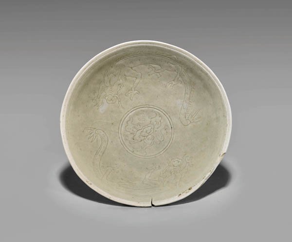 SONG YINGQING INCISED DISH (1 of 3)