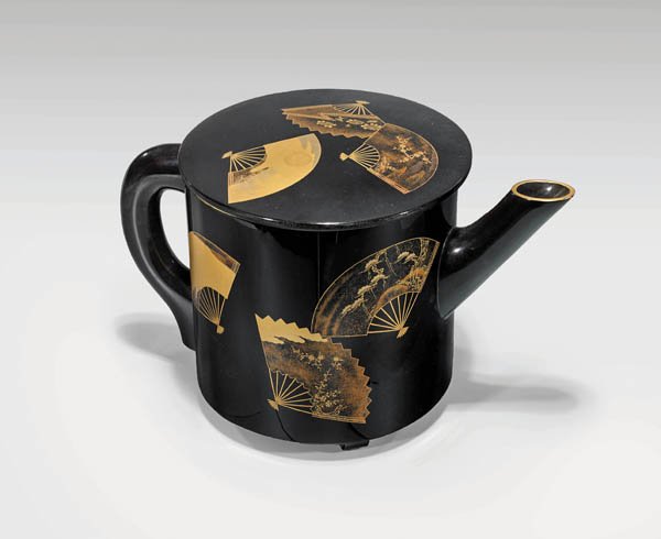 ANTIQUE JAPANESE BLACK LACQUER TEAPOT (1 of 2)