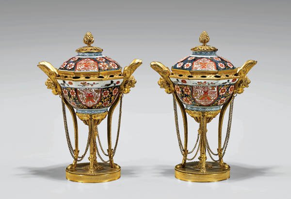 PAIR ANTIQUE ORMOLU MOUNTED JAPANESE IMARI PORCELAIN (1 of 2)