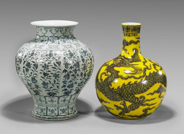 Two Large Chinese Porcelain Vases (1 of 2)
