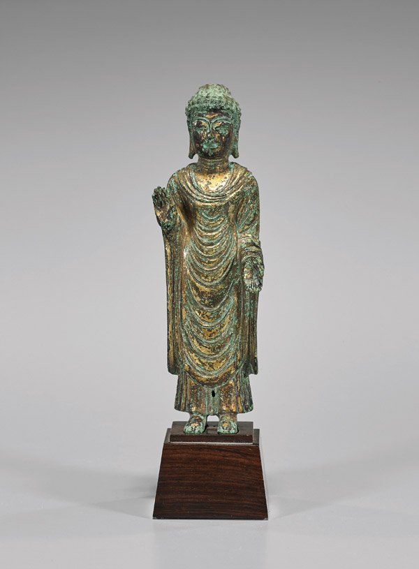 IMPORTANT TANG DYNASTY GILT BRONZE BUDDHA (1 of 2)