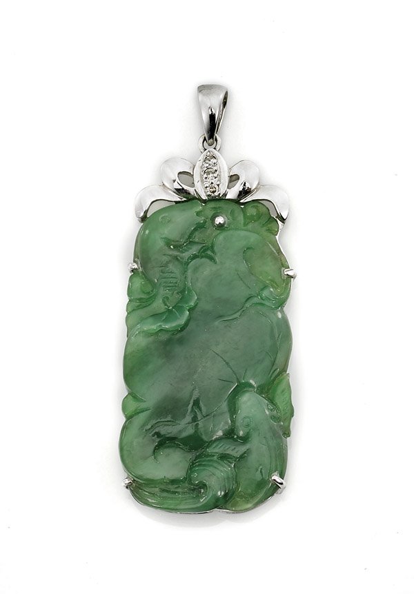 CARVED JADEITE PENDANT IN 18K GOLD (1 of 1)