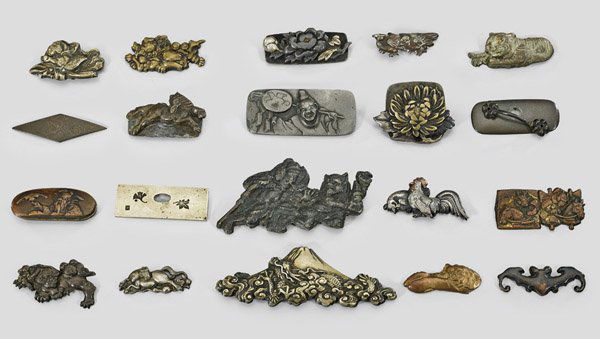 GROUP ANTIQUE JAPANESE ORNAMENTS/CLASPS (1 of 2)