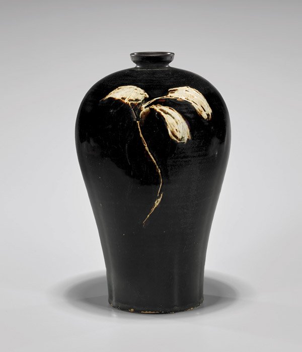 KOREAN CHOSON DYNASTY MAEBYONG VASE (1 of 2)