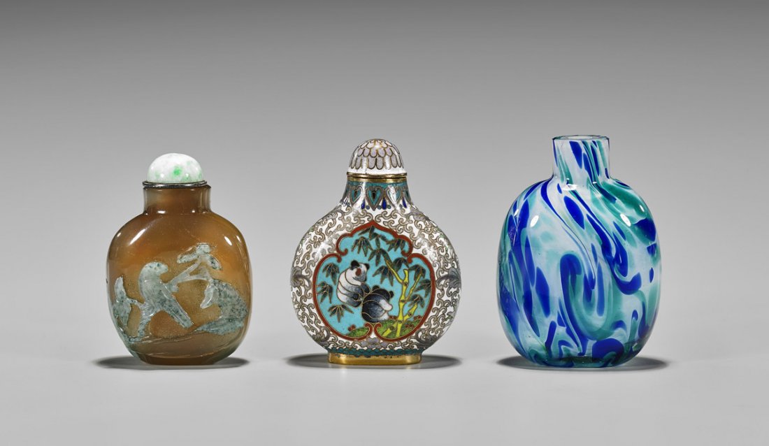 THREE SNUFF BOTTLES: Glass, Agate & Cloisonné (1 of 3)