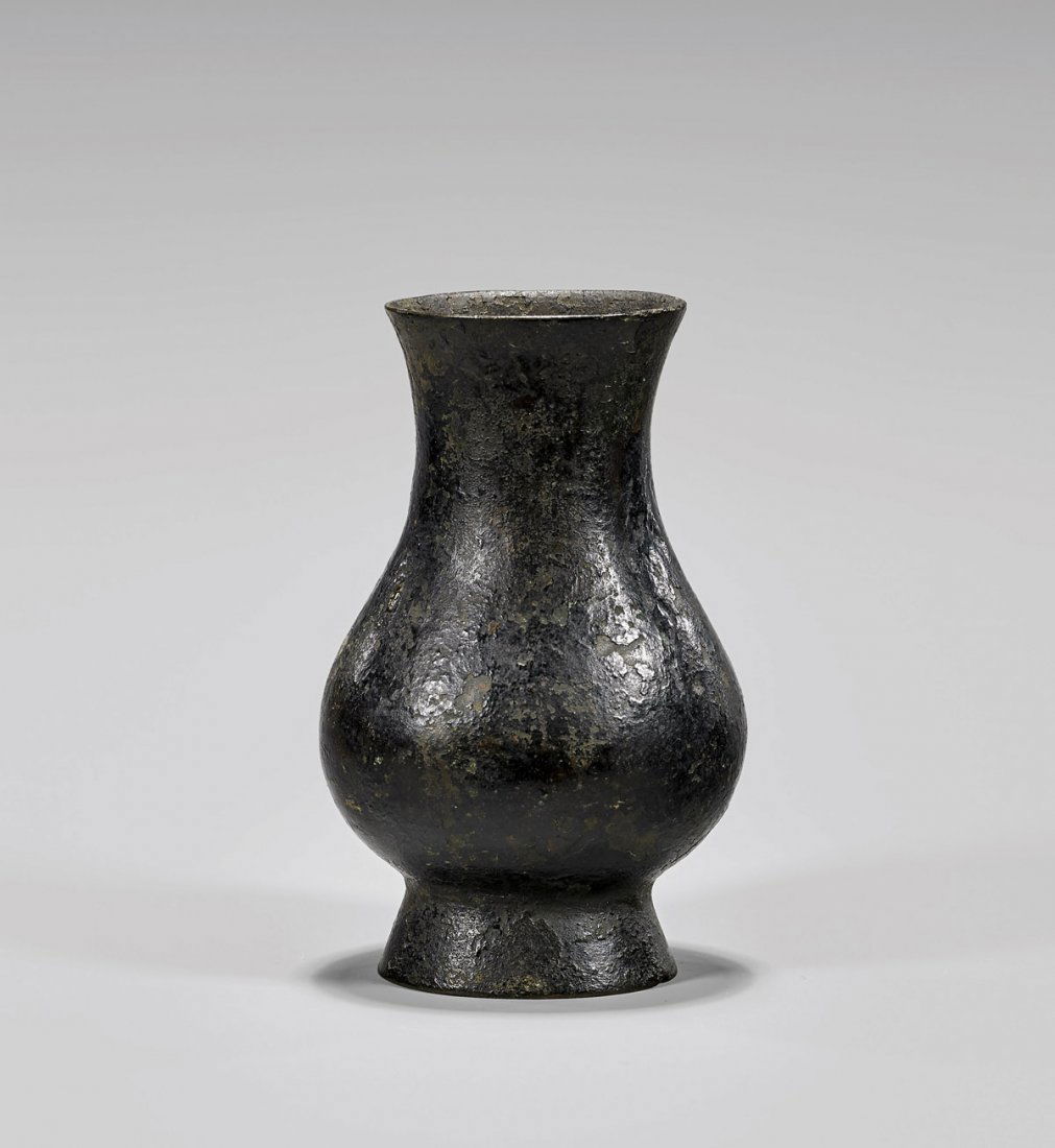 SMALL ANTIQUE CHINESE BRONZE VASE (1 of 2)