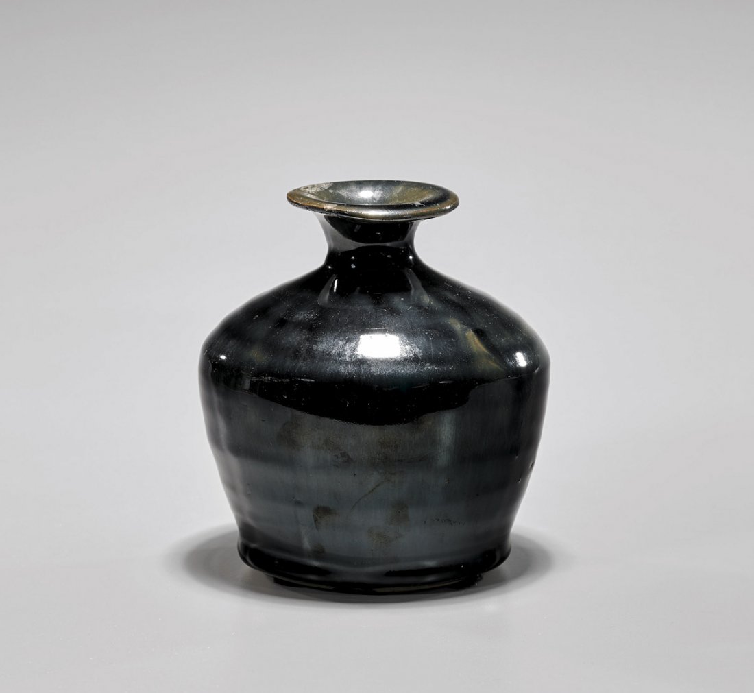 JIN DYNASTY "MIRROR" BLACK GLAZED BOTTLE VASE (1 of 2)