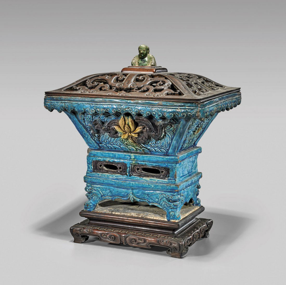 MING DYNASTY FAHUA POTTERY VESSEL (1 of 4)