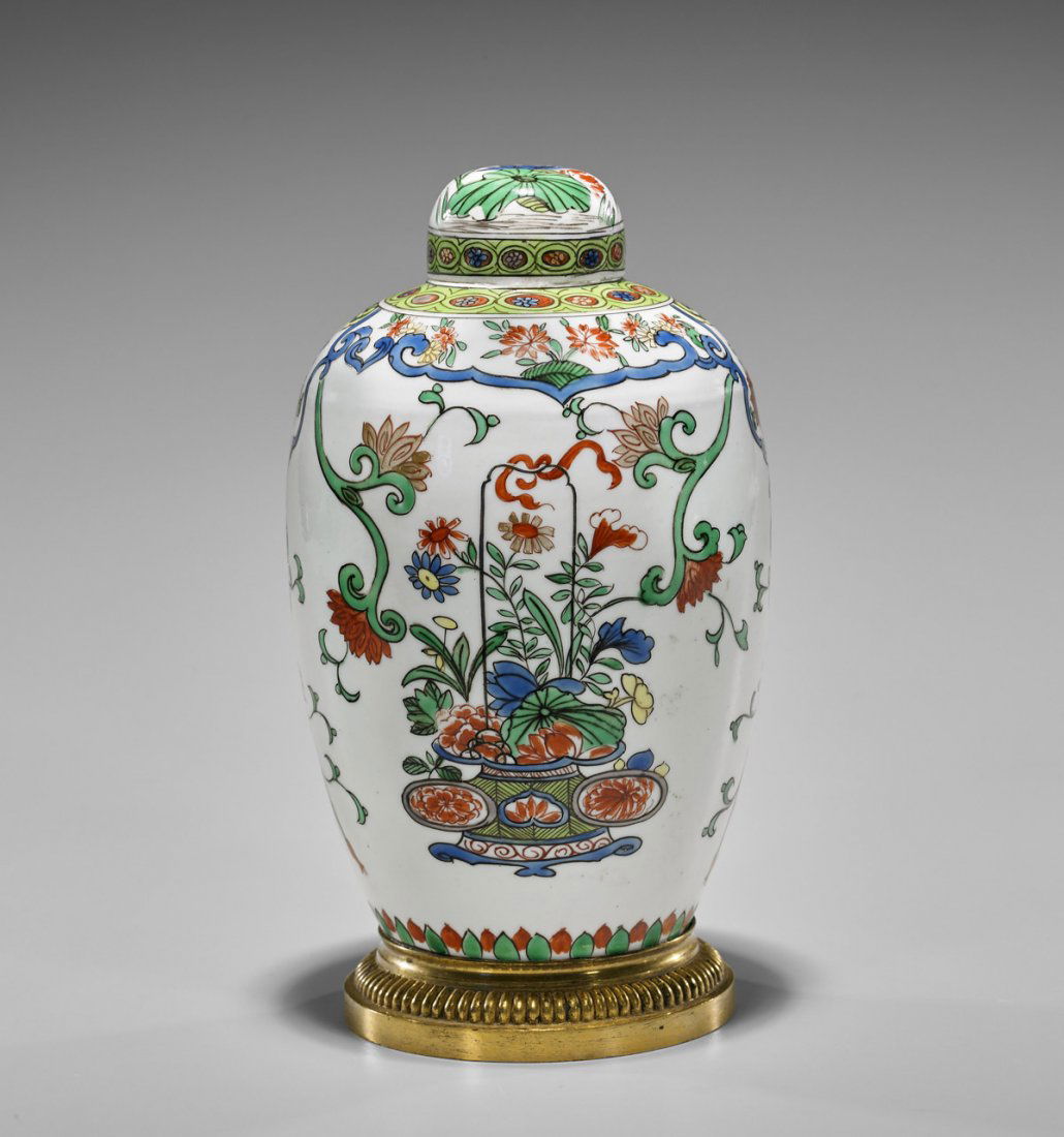 ANTIQUE FAMILLE VERTE PORCELAIN COVERED JAR (1 of 2)