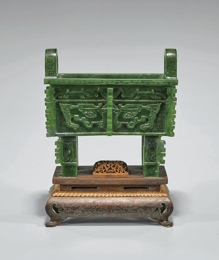 VERY FINE SPINACH JADE DING VESSEL (1 of 3)