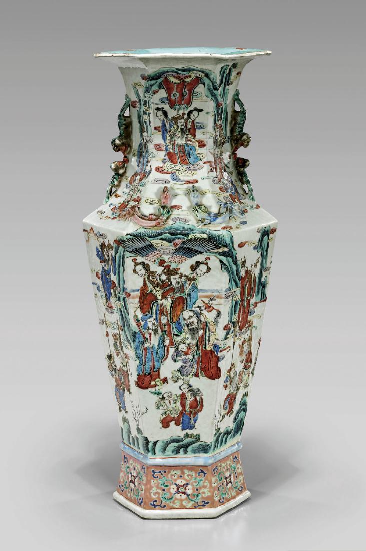 TALL ANTIQUE FAMILLE ROSE PORCELAIN VASE (1 of 3)